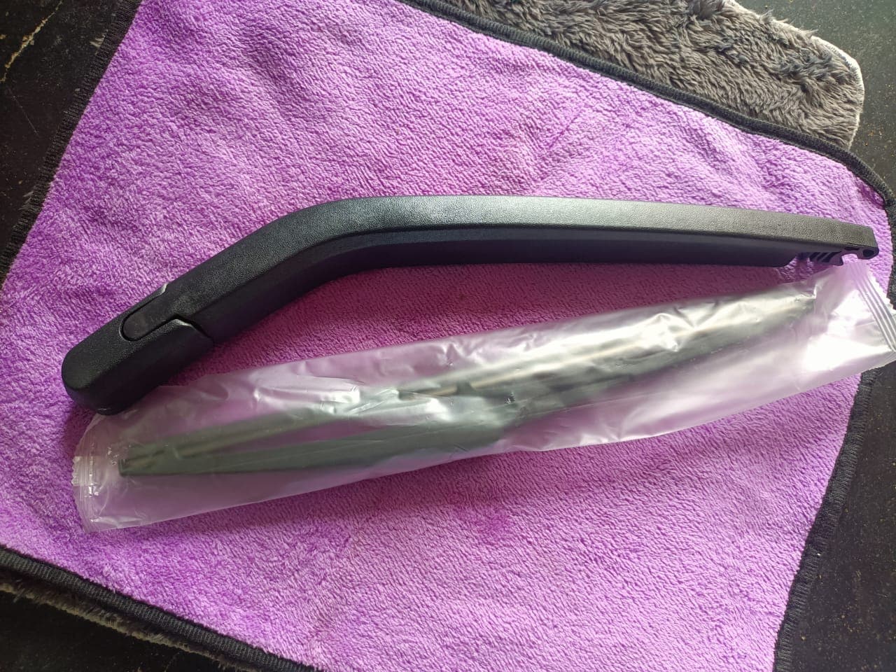 AUTO WIPER 120 CAR MODEL